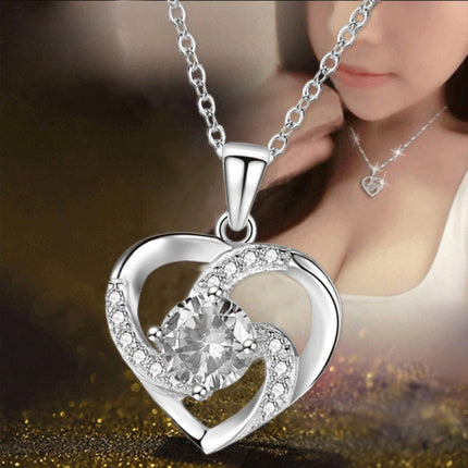 Silver Plated Heart Shaped Rhinestones Decor Fashion Necklace - Silver