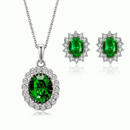 Stunning Silver Plated Crystal Pendant Necklace for Fashionable Women with Green and Silver Tones