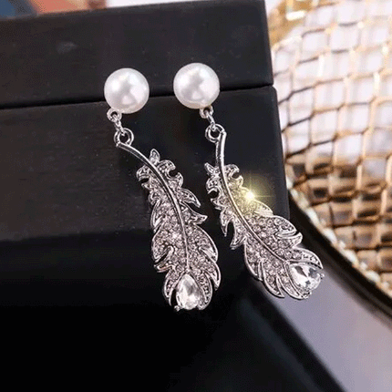 Girls Pearl Leaf Decoration Trendy Earrings - Silver