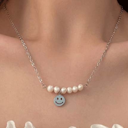 High Quality Pearl Smiley Face Necklace - Silver