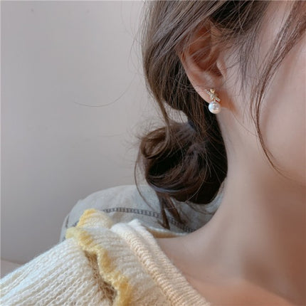 Girls Elegant Simple Pearl Earrings - Golden