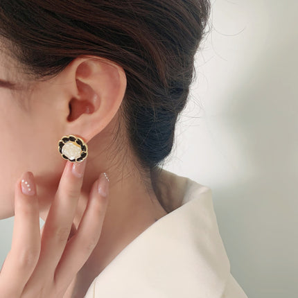 Camellia Flower Design Earrings - Black White