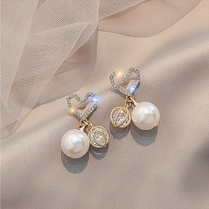 Ladies Rhinestone Heart Pearl Earrings - Golden