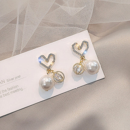 Ladies Rhinestone Heart Pearl Earrings - Golden