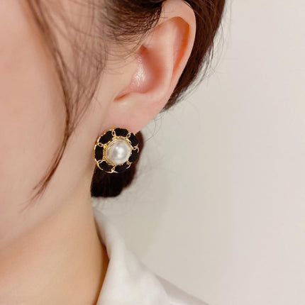 Camellia Flower Design Earrings - Black White