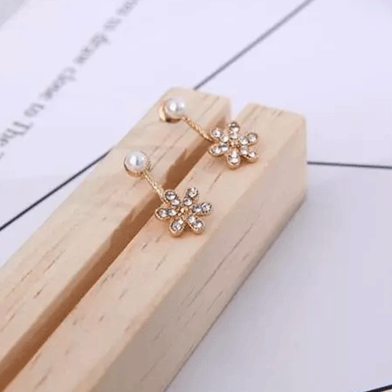 Ladies Elegant Pearl Flower Decoration Earrings - White Gold